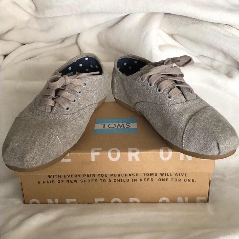 👟 Toms Lace Up Shoes 👟